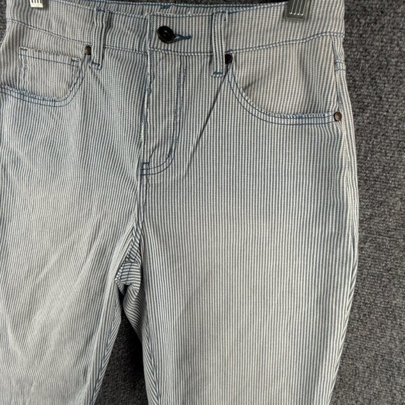 Carve Designs Jeans Women Size 6 Striped Blue White Stretch Adult ACTL 28 - Picture 3 of 16